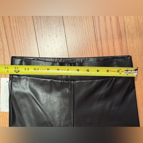 NWT Aritzia Ten by Babaton Upstage Vegan Leather Pant in black - Picture 7 of 7